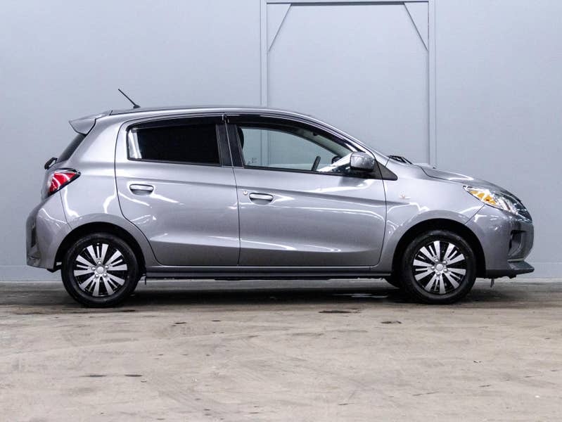 Vehicle photo 3