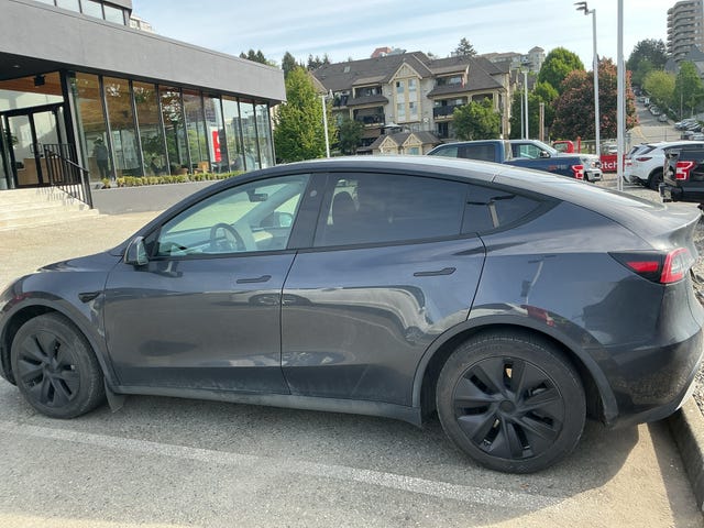 Tesla Model Y RWD