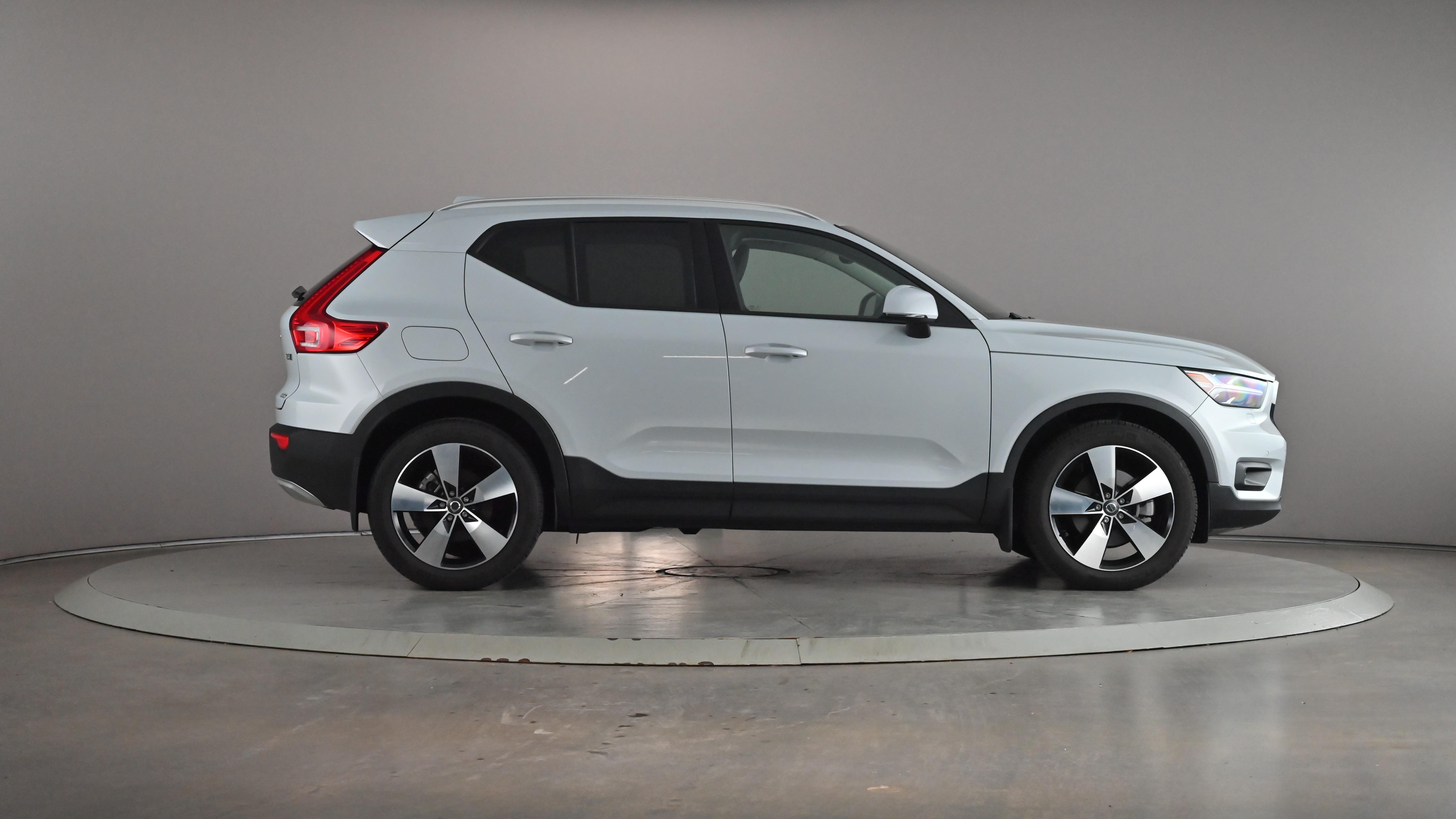 2022 Volvo XC40
