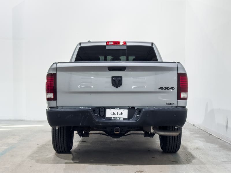 Vehicle photo 4