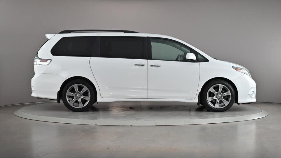 Vehicle photo 4