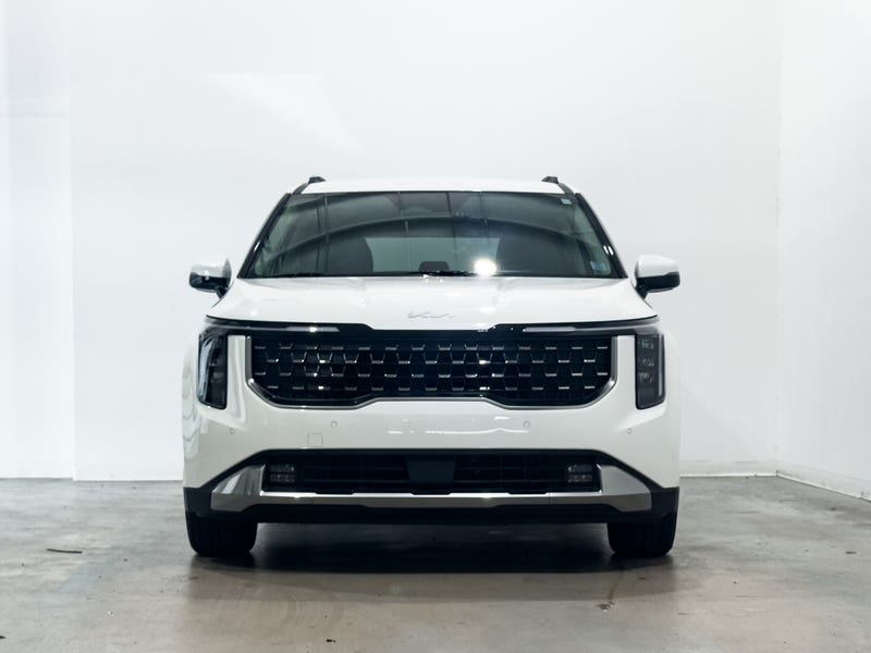 Vehicle photo 2