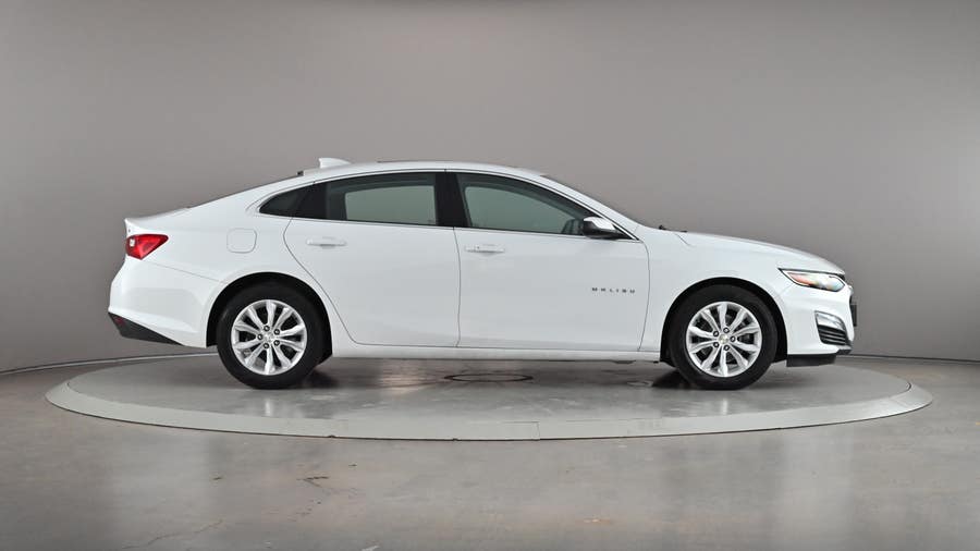 Vehicle photo 4