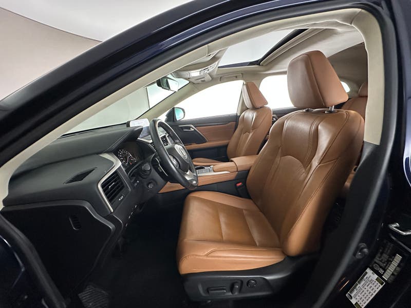 Vehicle photo 2