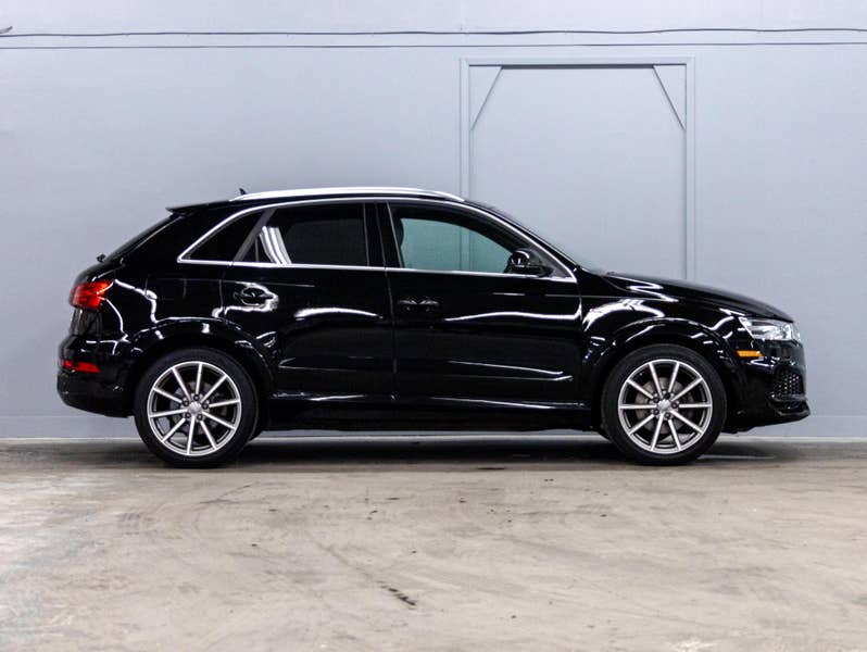 Vehicle photo 3