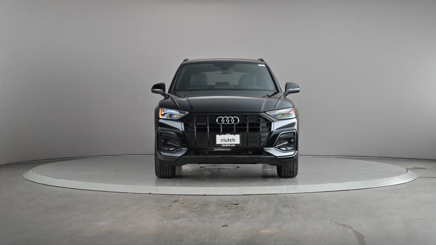 Vehicle photo 3