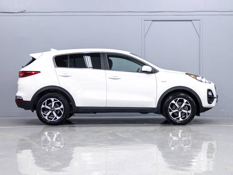 Vehicle photo 3