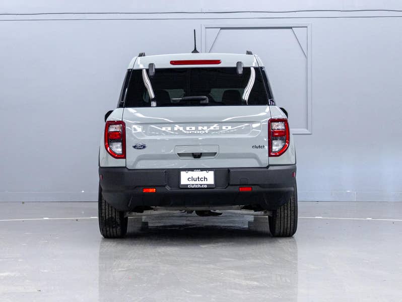 Vehicle photo 4
