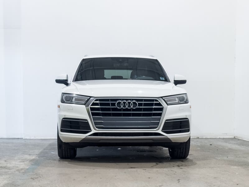 Vehicle photo 2