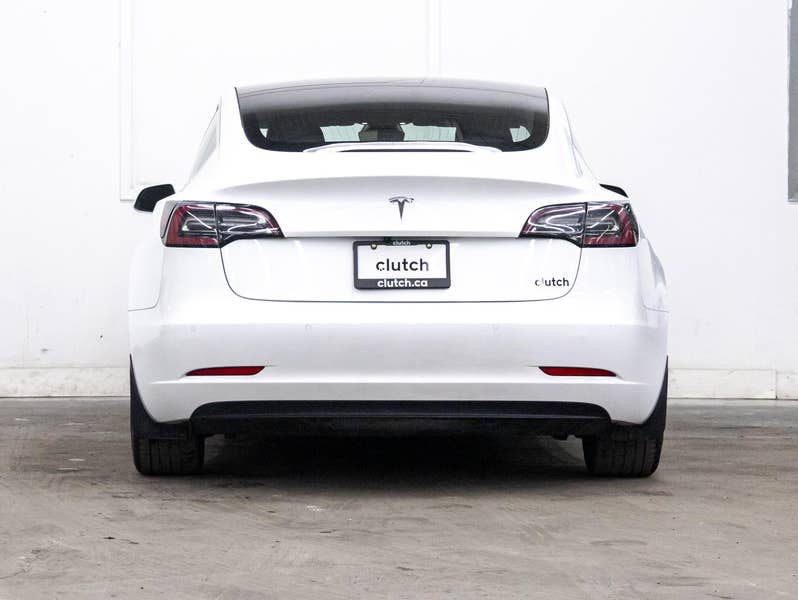 Vehicle photo 4