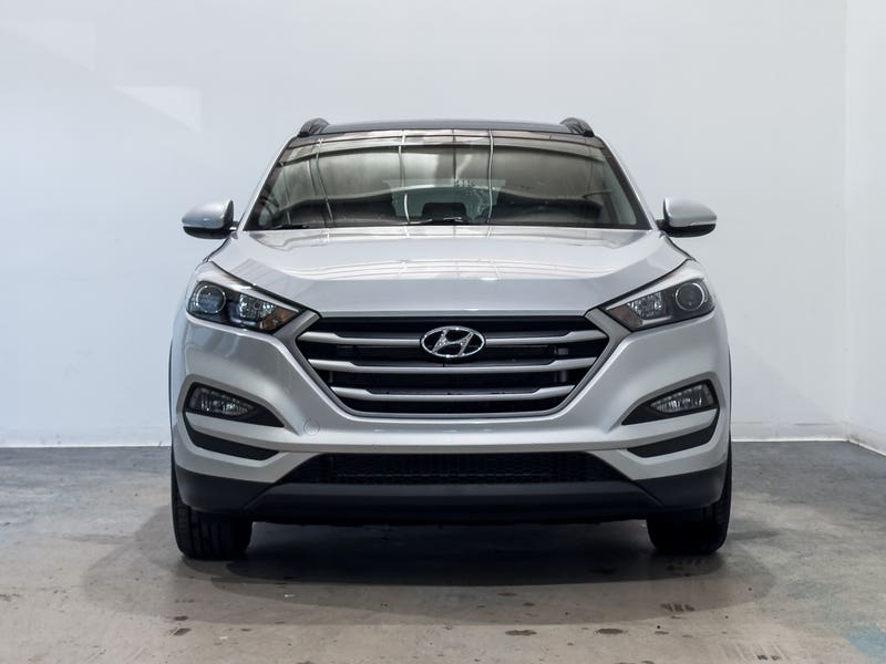 Vehicle photo 2