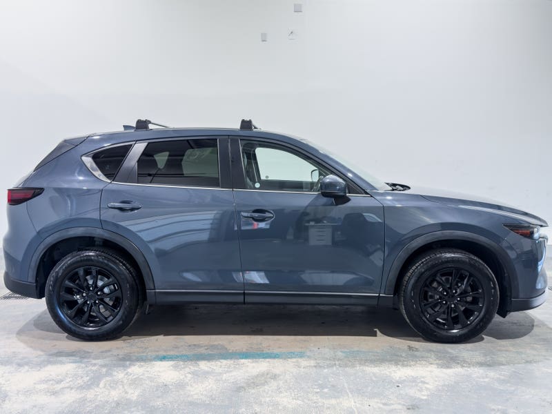 Vehicle photo 3