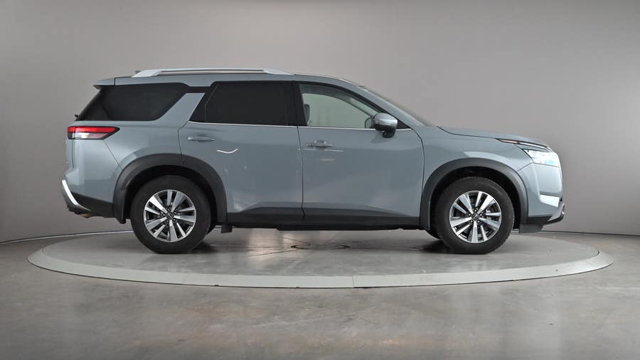 Vehicle photo 4