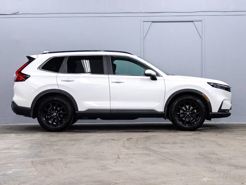 Vehicle photo 3