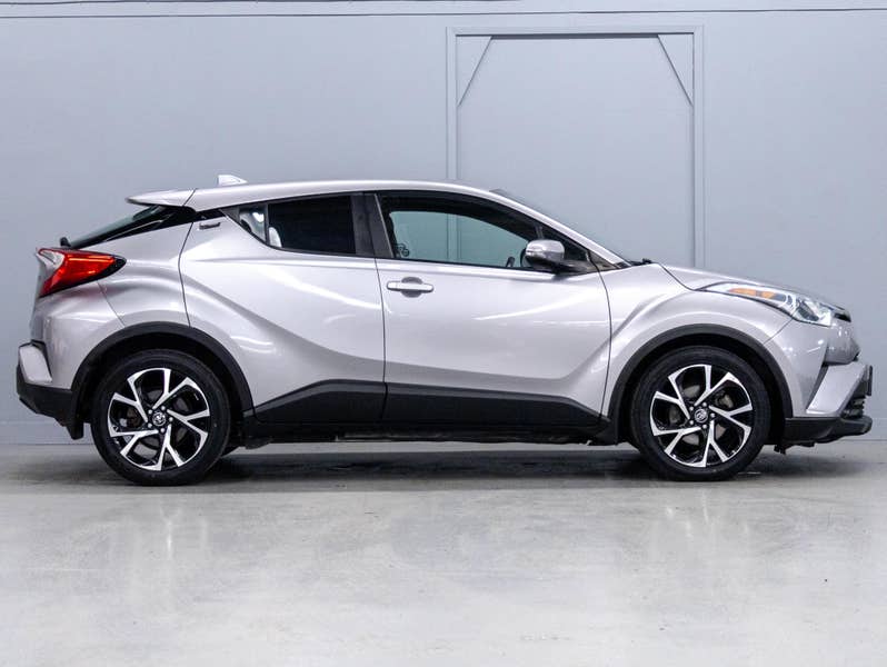 Vehicle photo 3