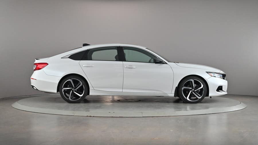 Vehicle photo 4