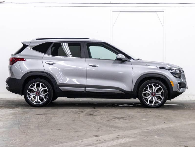 Vehicle photo 3