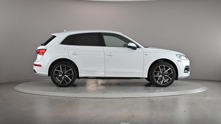 Vehicle photo 4