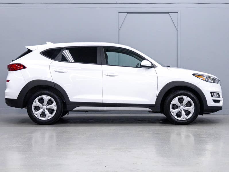 Vehicle photo 3