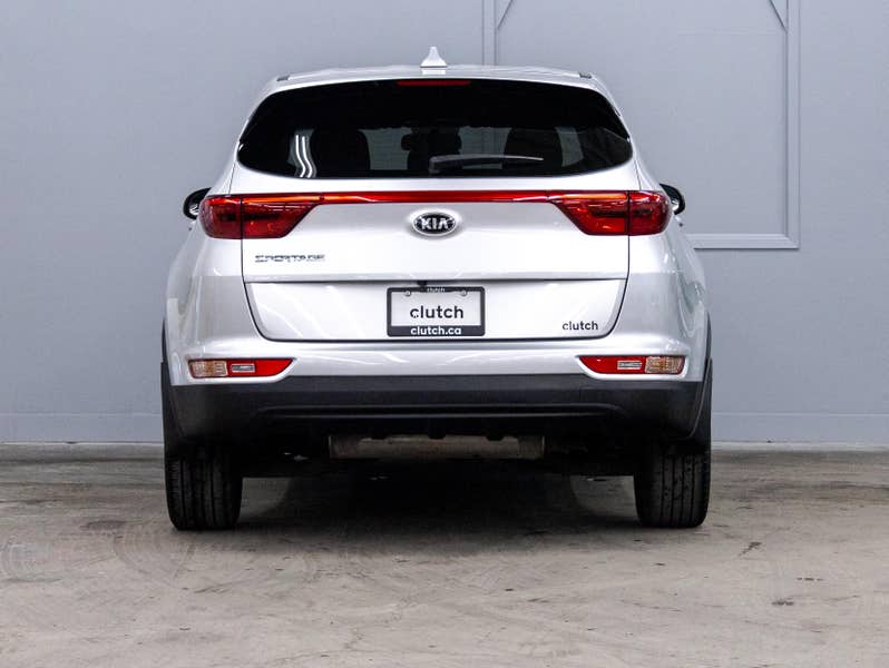 Vehicle photo 4