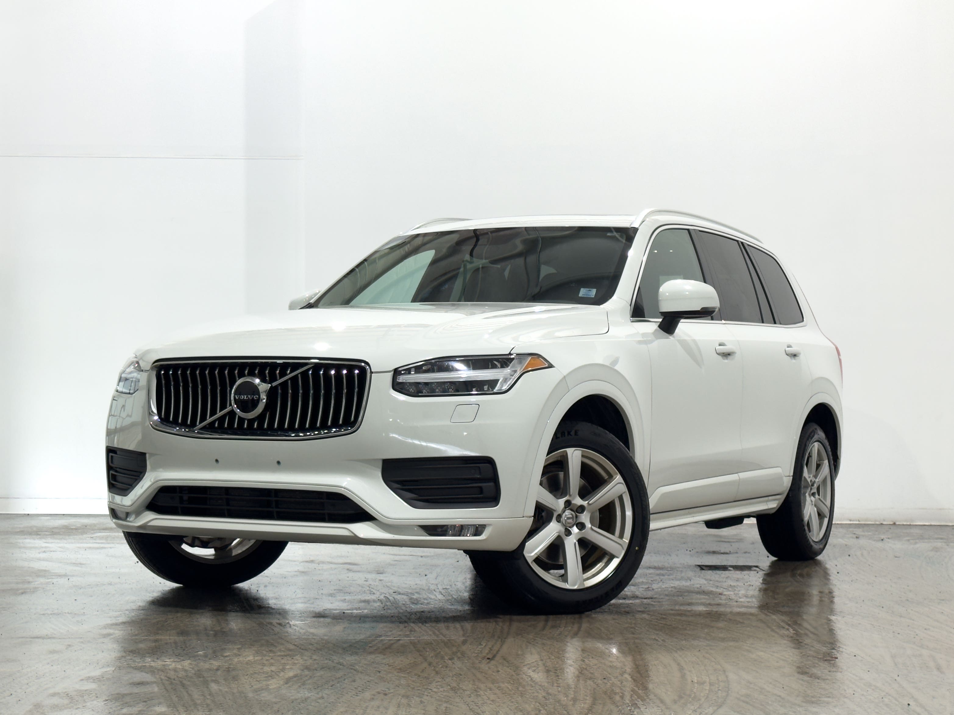  2021 Volvo XC90 T5 Momentum AWD   