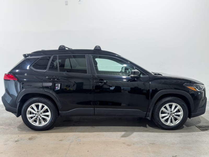 Vehicle photo 3