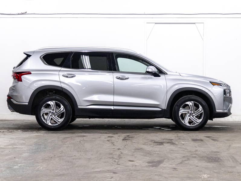 Vehicle photo 3