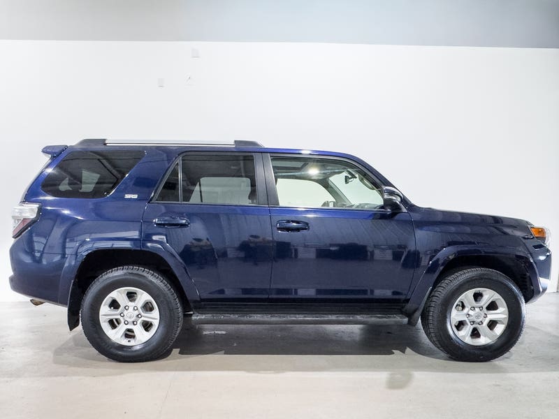 Vehicle photo 3
