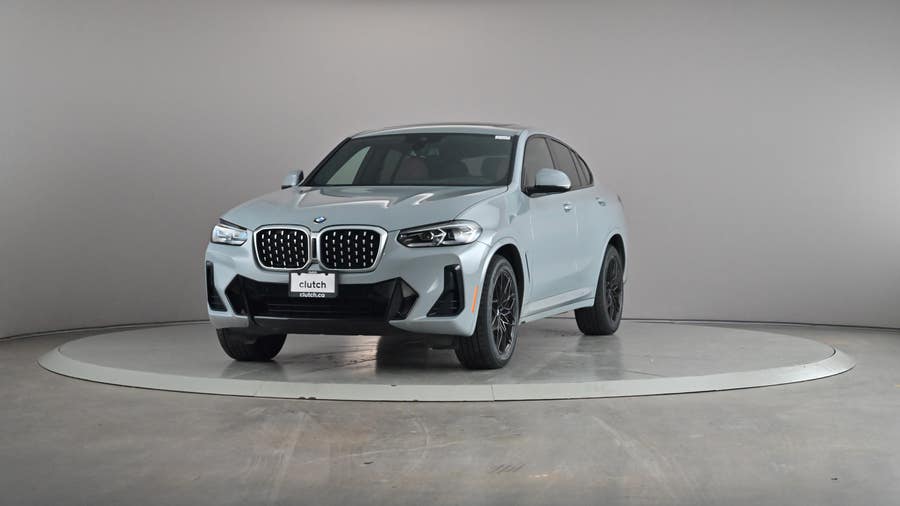 Vehicle photo 2