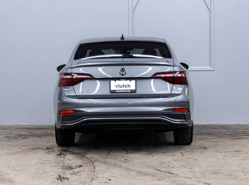 Vehicle photo 4