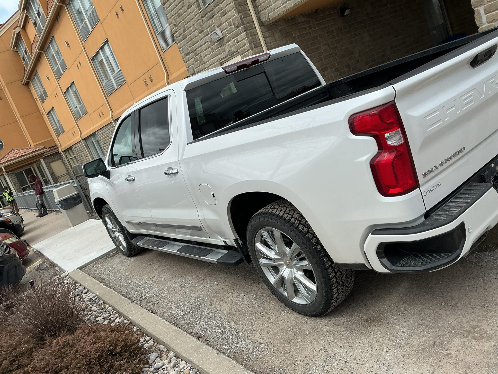 2022 Chevrolet Silverado 1500 High Country Crew Cab 4WD