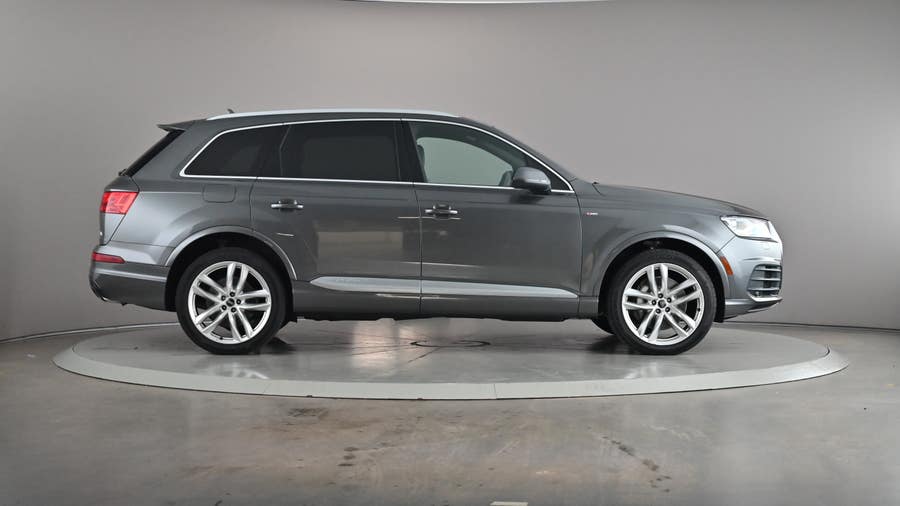 Vehicle photo 3