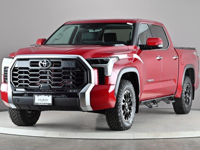 Toyota Tundra Limited CrewMax 5 1/2 ft 4x4
