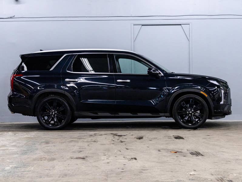 Vehicle photo 3