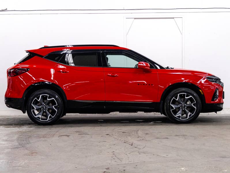 Vehicle photo 3