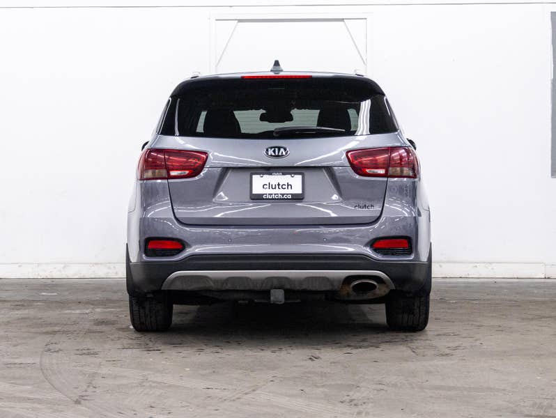 Vehicle photo 4