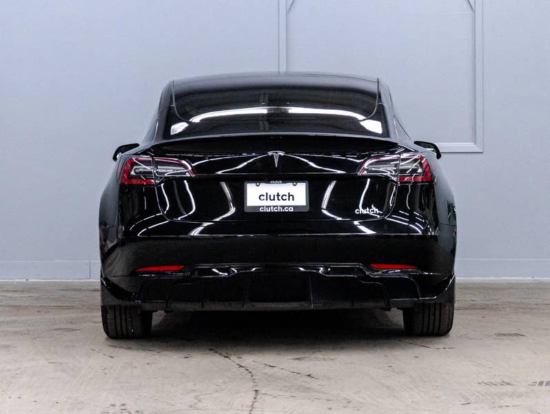 Vehicle photo 4
