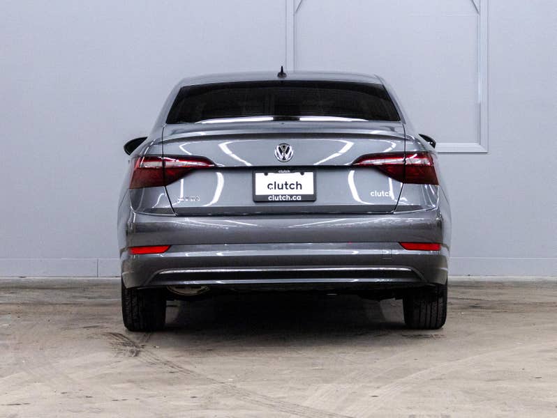 Vehicle photo 4