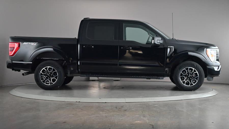 Vehicle photo 4