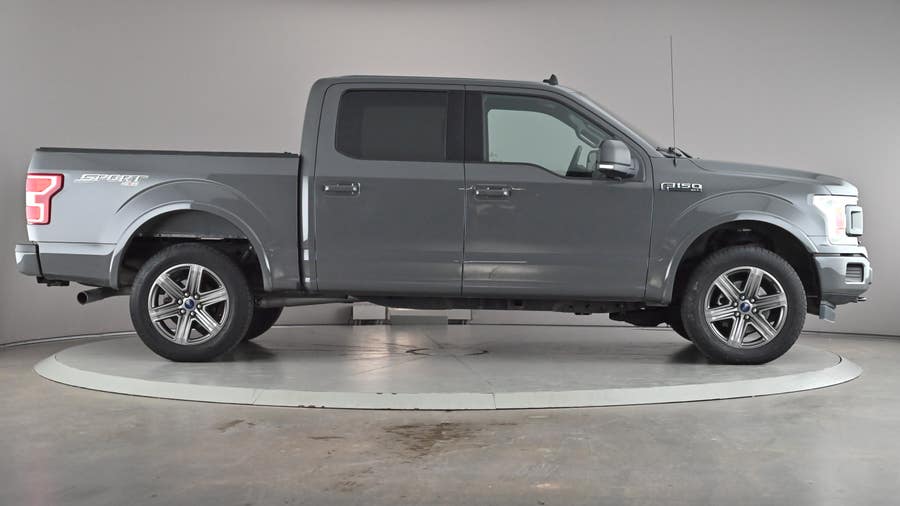 Vehicle photo 4