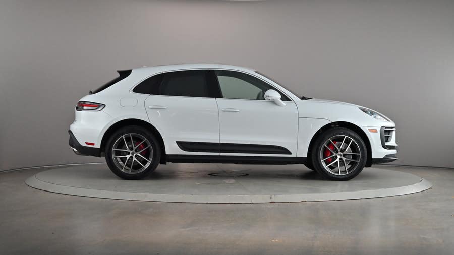 Vehicle photo 4