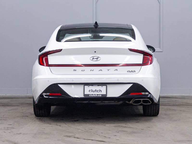 Vehicle photo 4