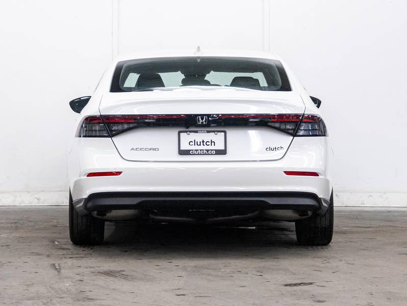 Vehicle photo 4