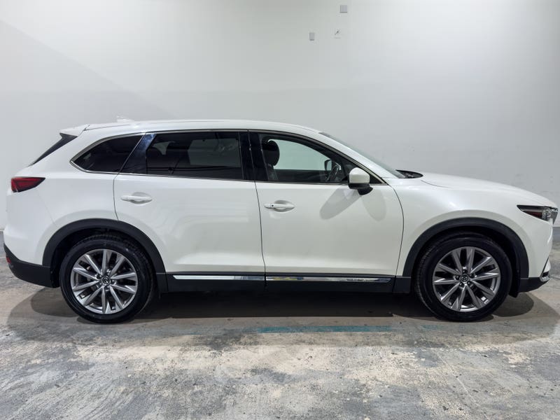 Vehicle photo 3