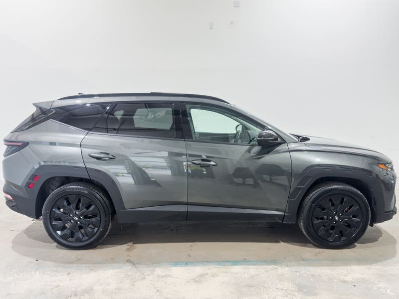 Vehicle photo 3