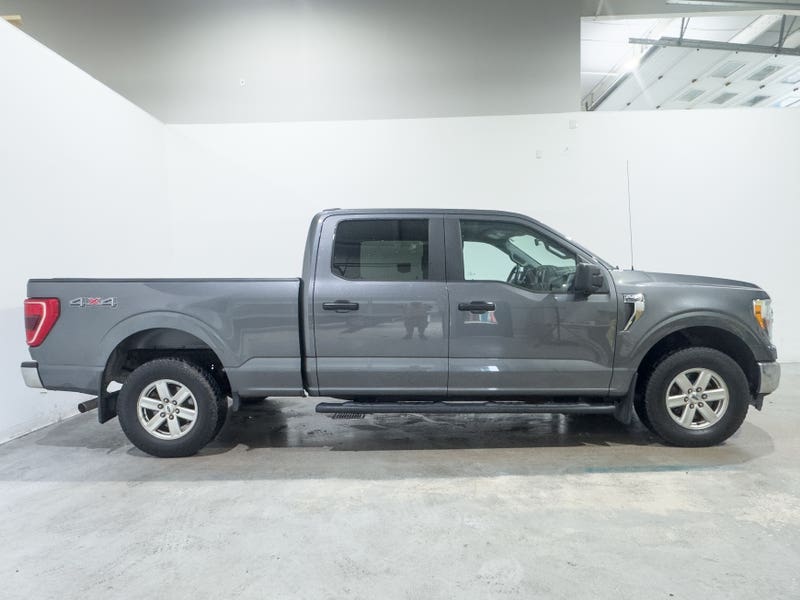 Vehicle photo 3