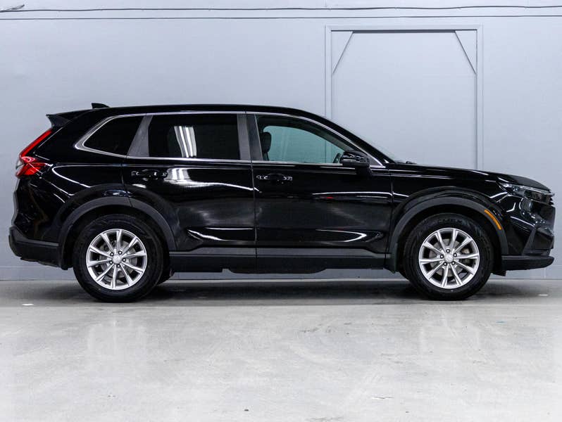 Vehicle photo 3