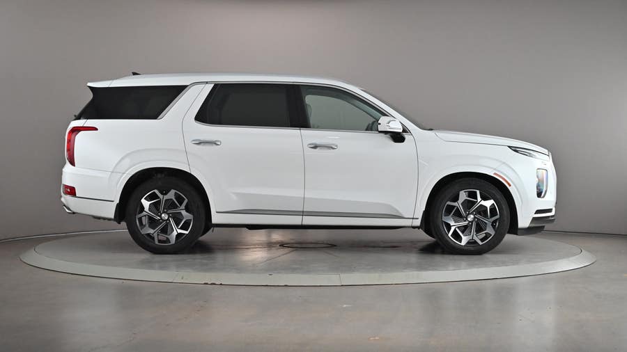 Vehicle photo 4