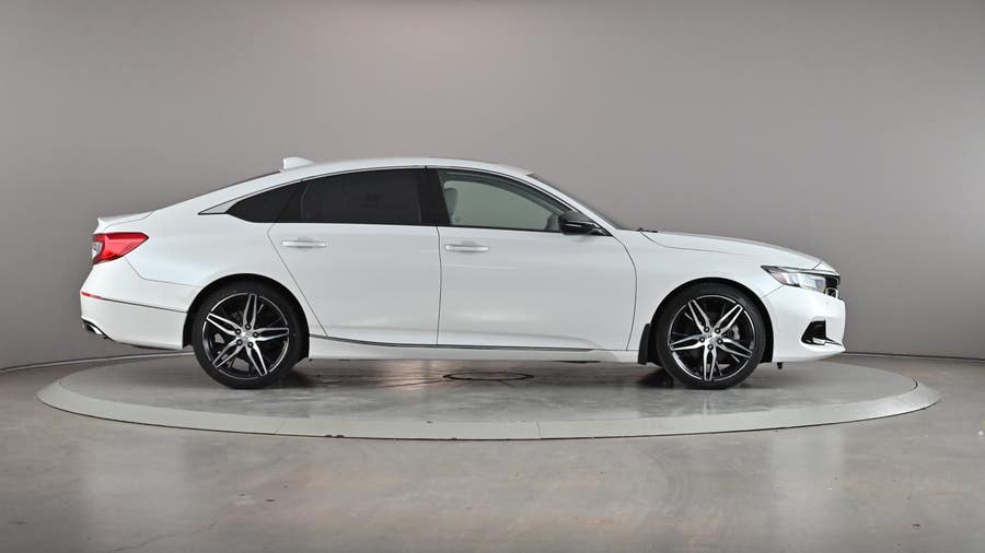 Vehicle photo 4