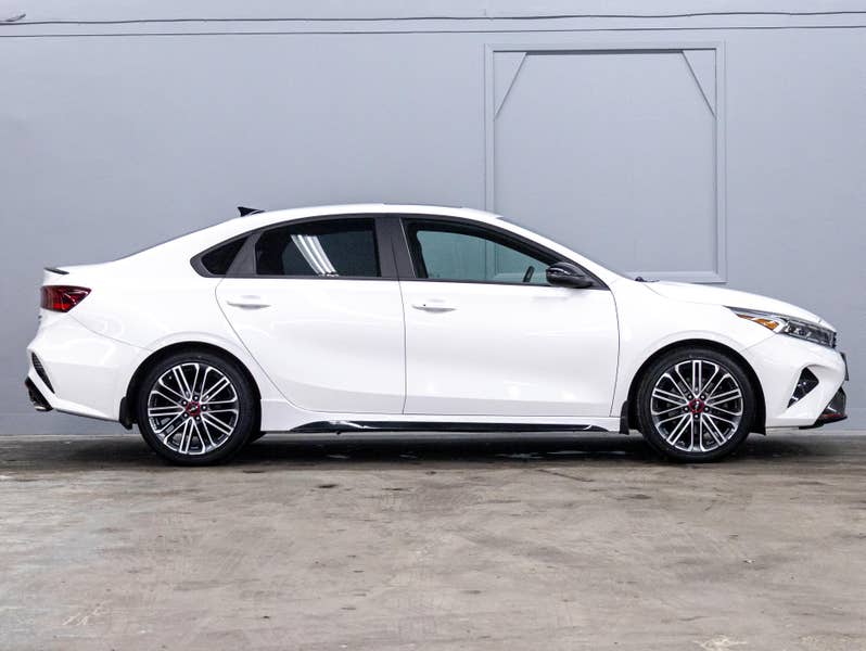 Vehicle photo 3